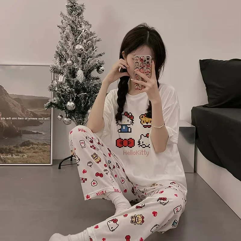 نسخة صيفية جديدة من تي شيرت Hello Kitty النسائي القطني برقبة دائرية النسخة الكورية من نماذج الرسوم المتحركة Hello Kitty ملابس علوية فضفاضة غير رسمية
