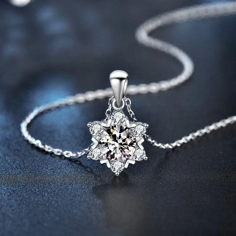 D-color moissanite diamond pendant S925 sterling silver necklace, high-end and non-fading collarbone jewelry accessory