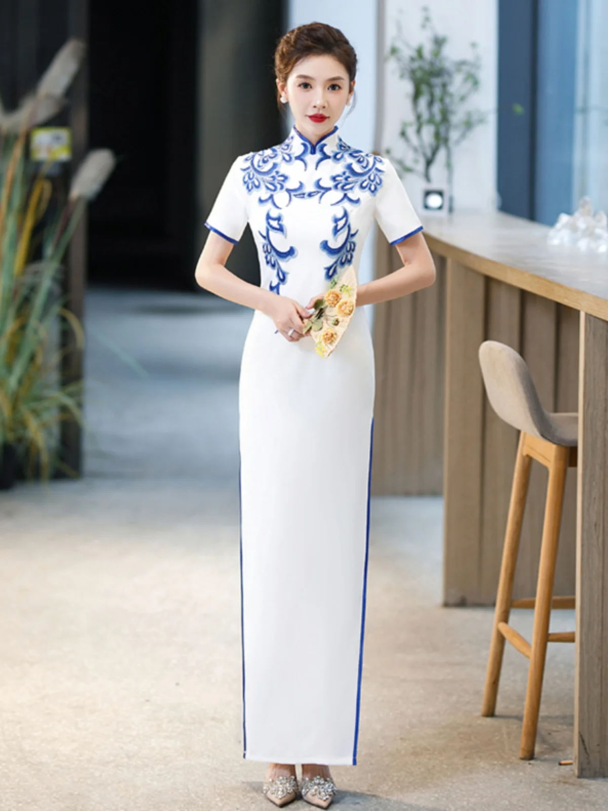 

Ele Blue-and-White Porcelain Figure-Flattering Long Dance Performance Costume High Stage Walk ow Off-Fit