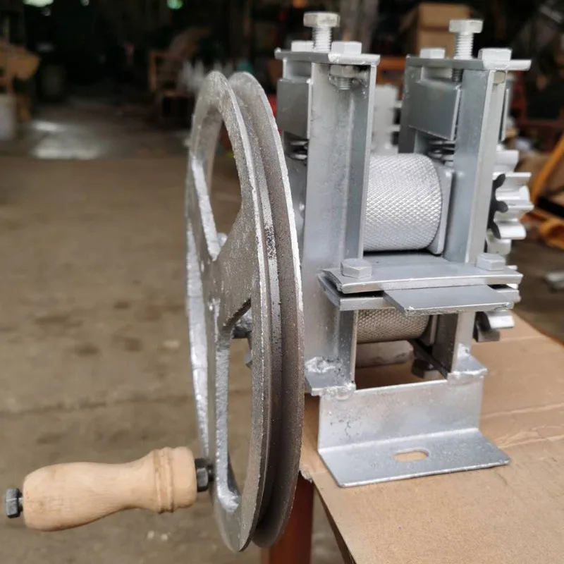 

Small Electric Strip Breaking Machine Hand Cranked Opening Strip Layering Tool Bamboo Breaking Household Processing Layering
