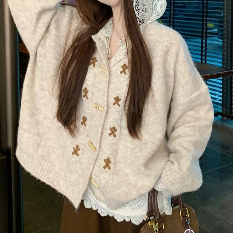 

2025 Autumn New Women's Clothing Top Knitted Loose Lazy Style Horn Buckle Autumn Cardigan Sweater Women's Coat
