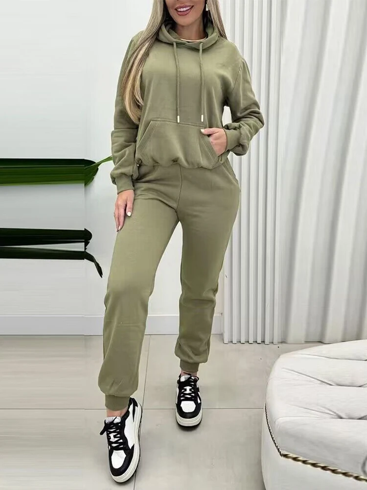 Kangaroo Pocket Design Hoodie & Cuffed Sweatpants Set