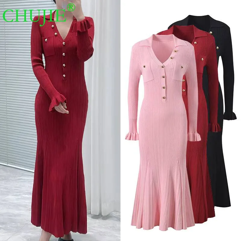 

CHUJIE Fall 2025 Трикотажное платье во французском стиле с v-образным вырезом, макси-платье русалки с металлическими пуговицами, элегантное вечернее платье Slim Fit