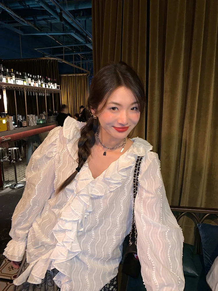 

White Long Sleeve Women's Shirt Spring 2026 New Design Sensation Gored Korean Style Commute Cotton Blend Breathable