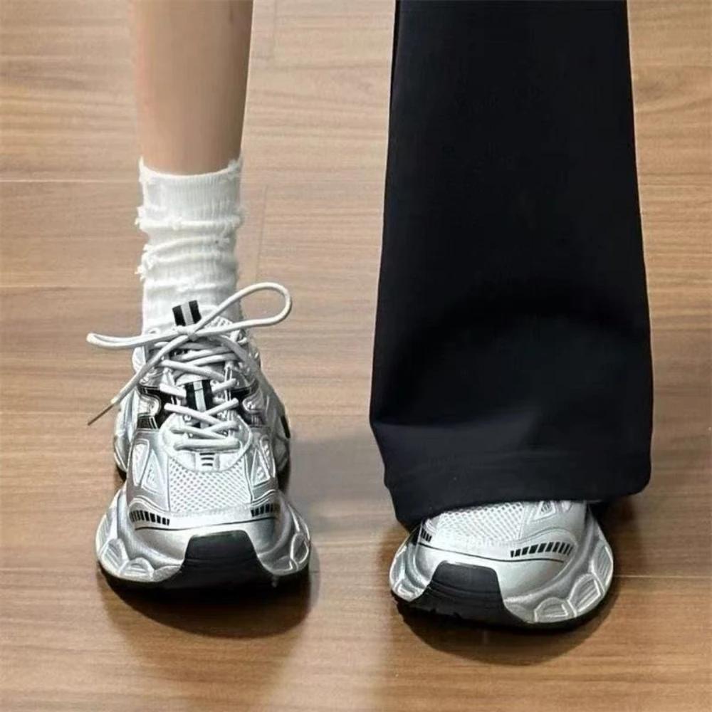

Женские туфли для папы на толстой подошве, новинка 2025, женская обувь, серебряная повседневная спортивная обувь для бега, увеличивающая рост