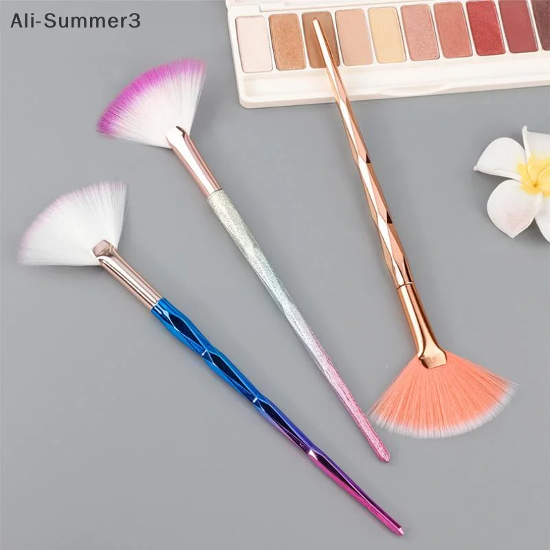 大きな平らなハイライトブラッシュ扇形メイクブラシパウダールースパウダーフェイスブラシ韓国製ソフトで快適な均一な色ツール女性用