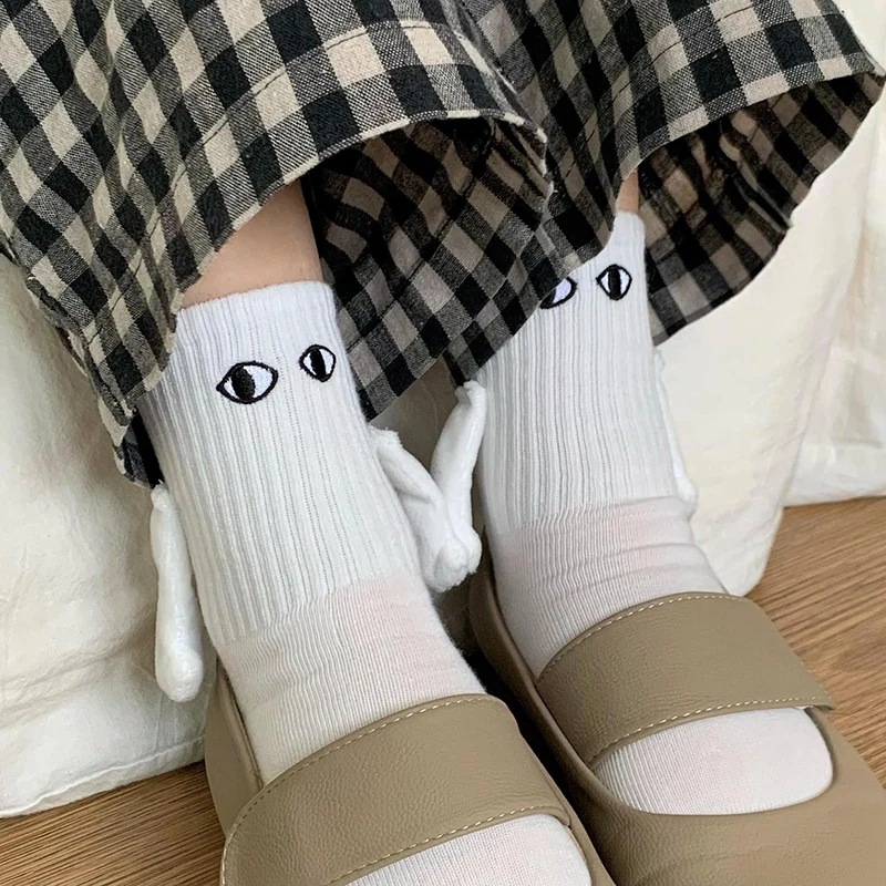 Epligg Club Celebrity Couple Socks Ins Magnetic Attraction Hands Black White Fashion Funny Creative Cartoon Eyes Couples Soc