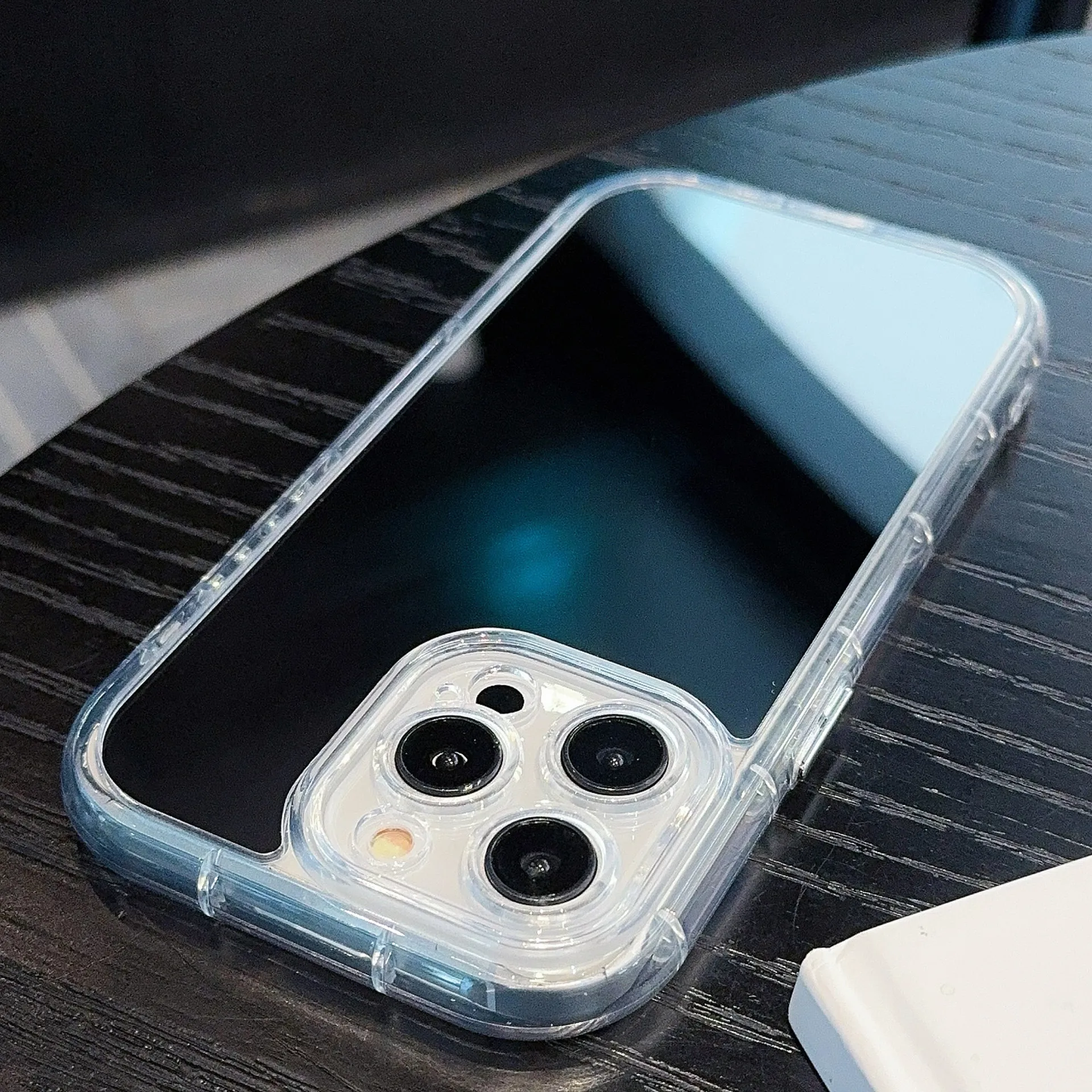 غطاء مرآة مكياج شفاف من الأكري - مراجعة Clear Shockproof Bumper Case وسعره