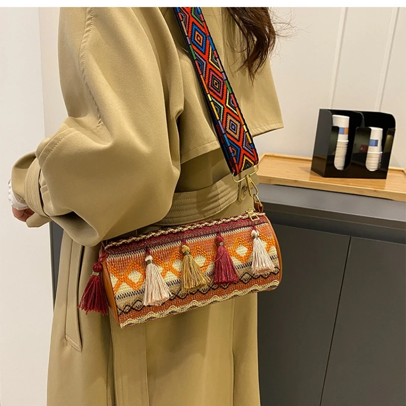 Vintage Tassel Stitching Shoulder Crossbody Bag Wide Strap Ethnic Style Fashion Niche Cylinder Ladies Handbag PU Material