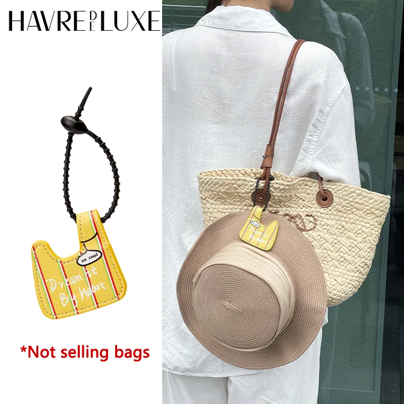 

Magnetic hat clip hat storage artifact for travel portable anti loss and anti drop small pendant bag accessories