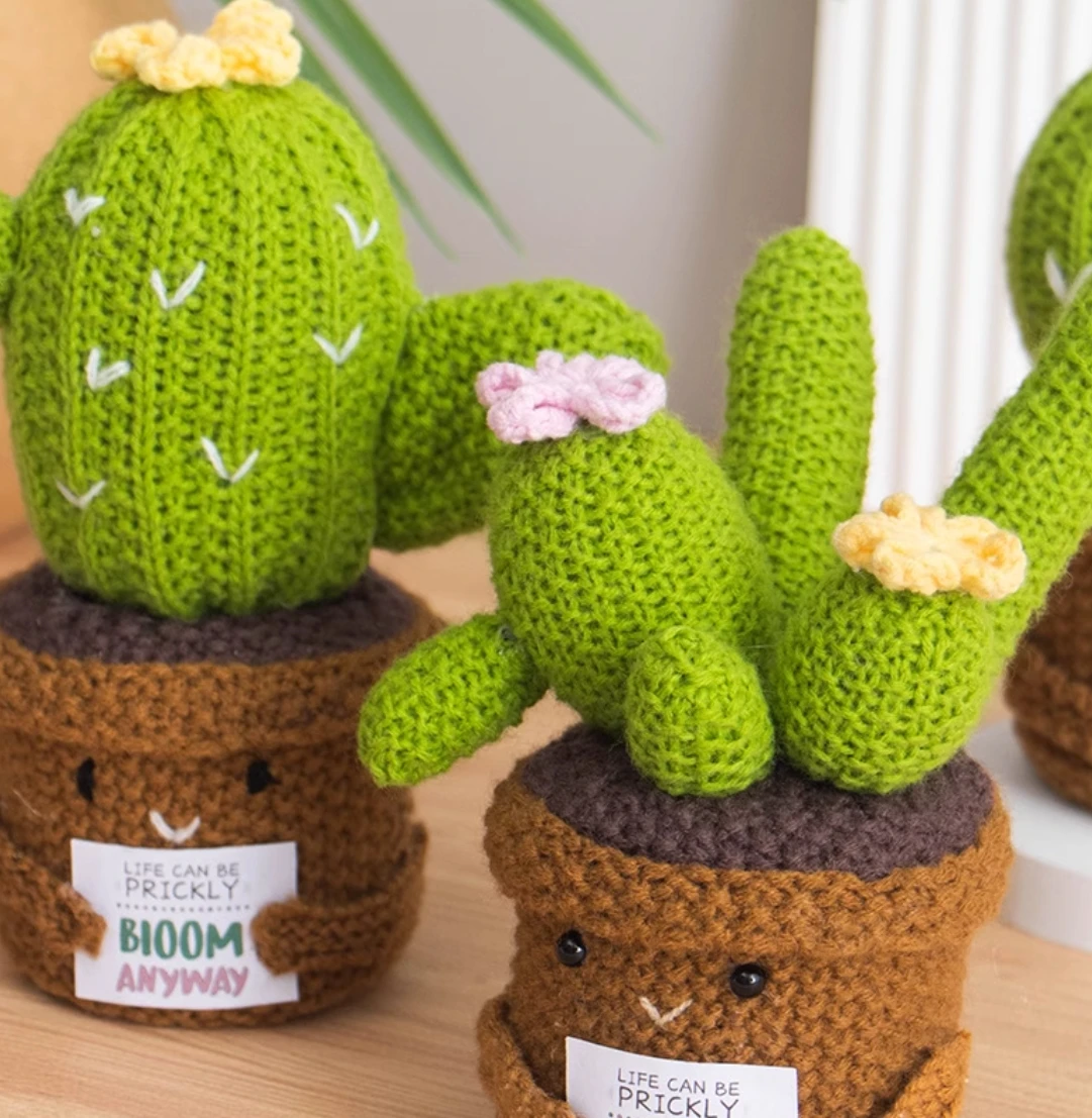 

Hand-knitted cactus potted dolls, finished ornaments, succulent potted plants, cross-border new products, crocheted dolls for Ch