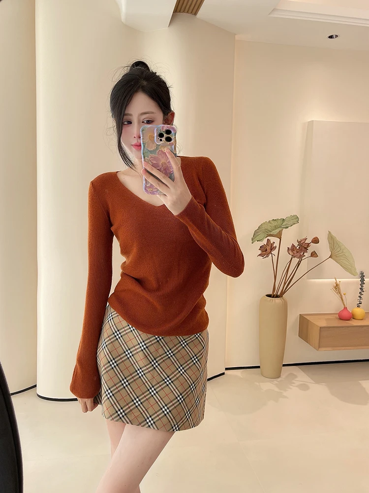 

Lightweight V-Neck Knitted Wool Base Shirt Women's Crew Neck Short Style Soft Inner Wear Commute Style Korean Fit Long Sleeve