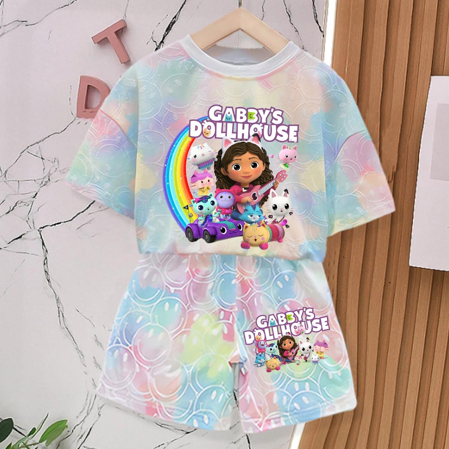 

Комплект из футболки и брюк Gabby Dollhouse для девочек, летняя одежда, милые комплекты с короткими рукавами и смайликами, детские футболки, пижамы, подарок