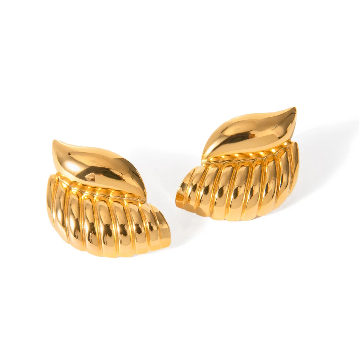 

Stainless Steel PVD 18K Gold Plated Tarnish Waterproof Mouth Stud Earrings For Woman Jewelry Wholesale INS