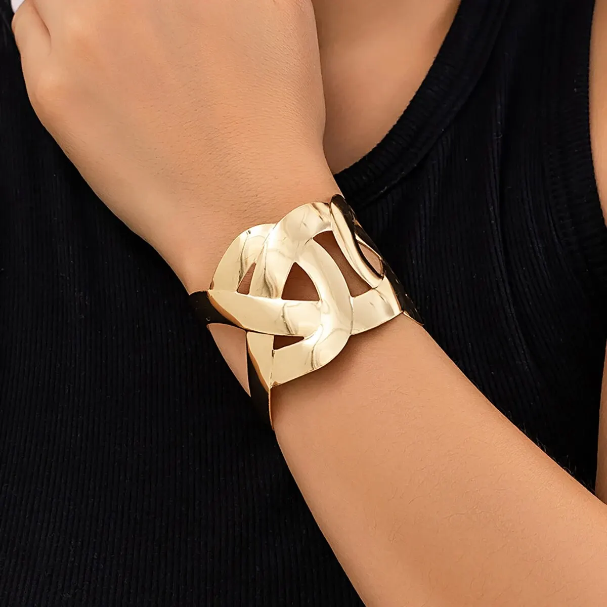 Vintage Geometric Cross Wide Cuff Bracelet for Women Chunky Gold Color Open Big Arm Bangles Ladies Wedding Party Jewelry Gifts