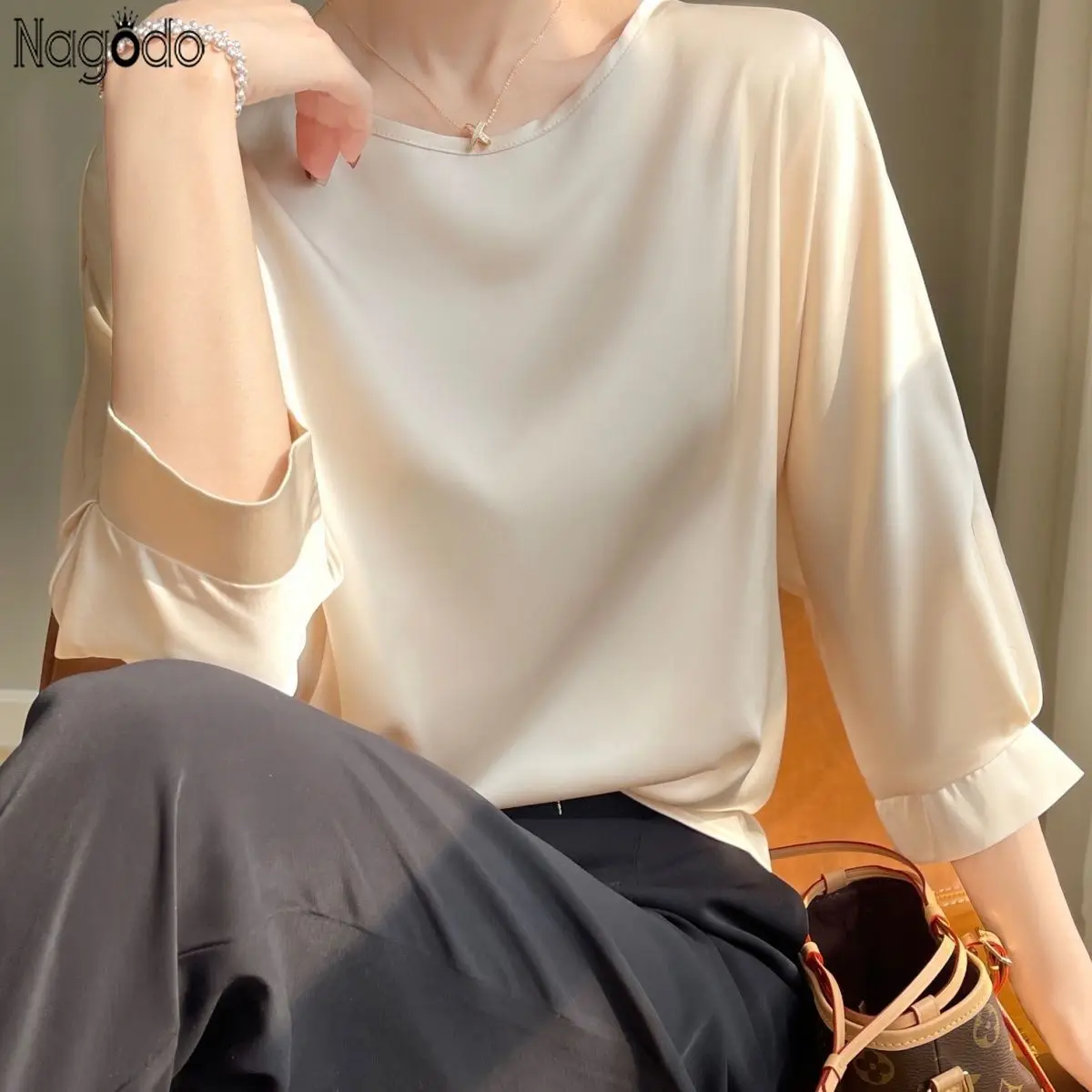 

2024 Summer Women's T Shirt Satin Silk Half-Sleeve Tops Basic Solid Women Tee Casual O-neck Thin Shirts Ladies Loose Blouses