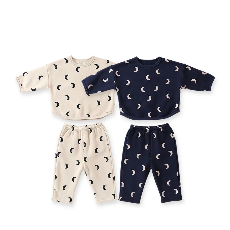 Autumn Winter 2024 Ins Baby Boys 2PCS Clothes Set Long Sleeve Moon Print Pullover Elastic Plush Pants Suit Newborn Boys Outfits