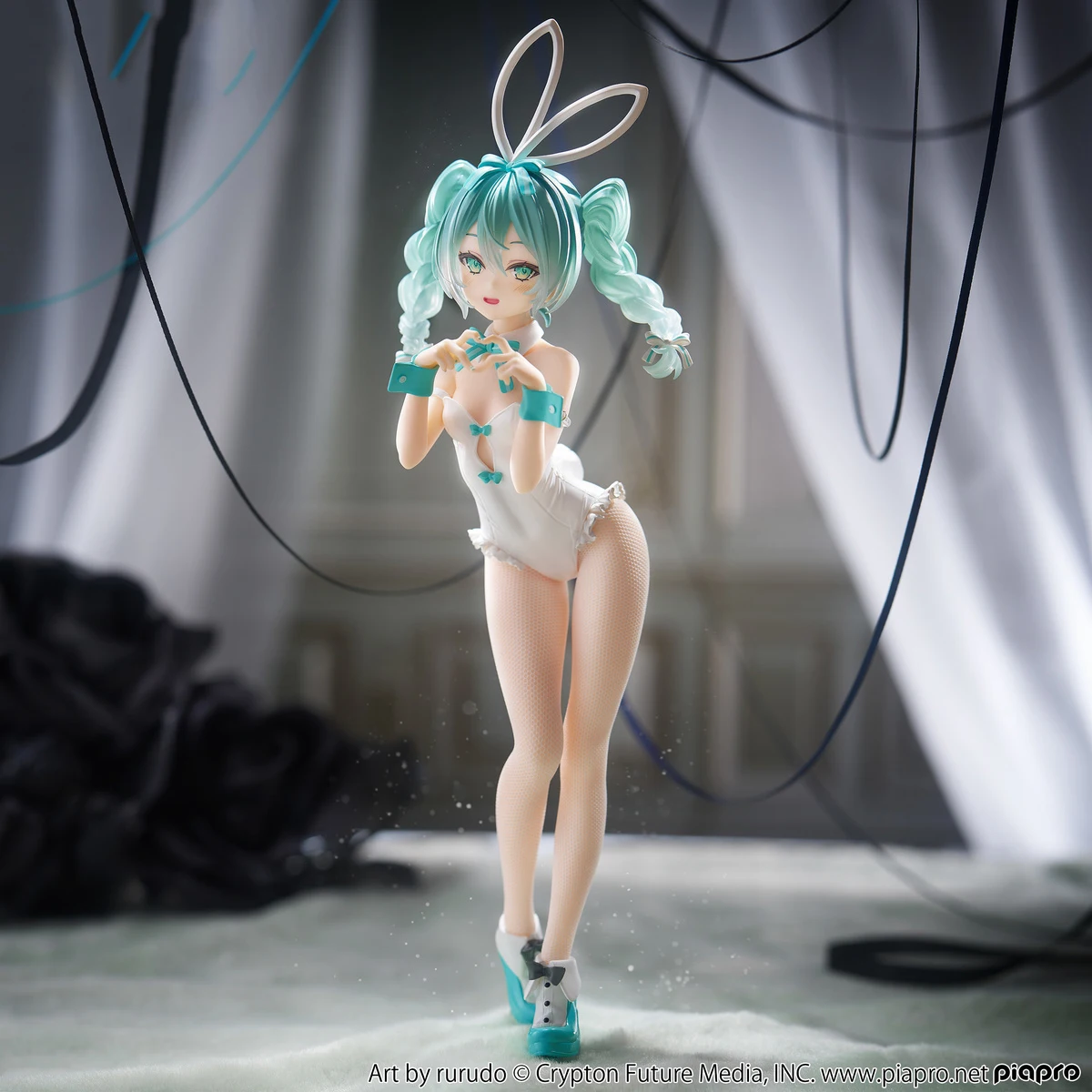 In stock Genuine FuRyu Hatsune Miku BiCute Rabbit Girl 27cm PVC Anime Figure Collectible Model Dolls Statuette Birthday Gifts