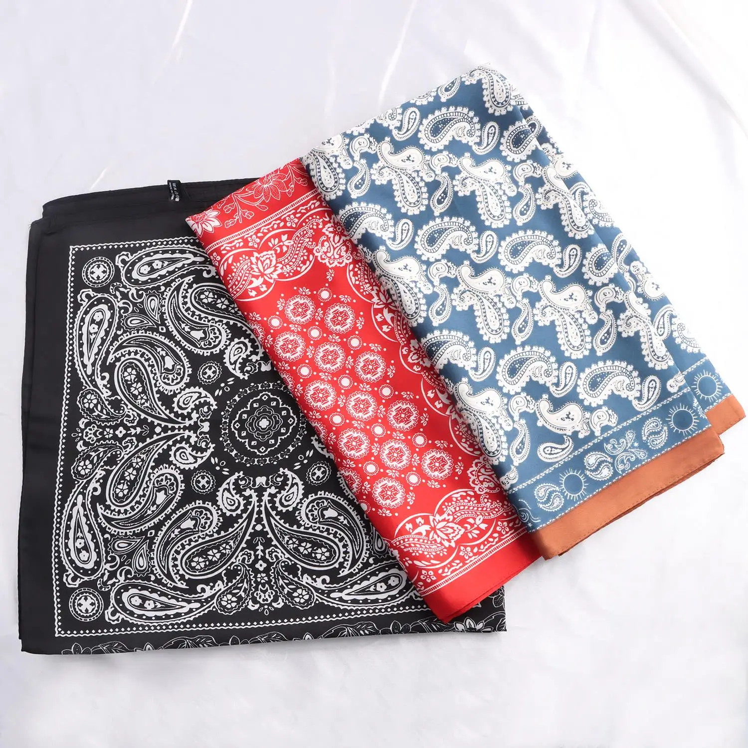 

Модный шарф с цветочным принтом, элегантный головной платок в стиле ретро для женщин, летние шелковые шарфы, модный женский шарф