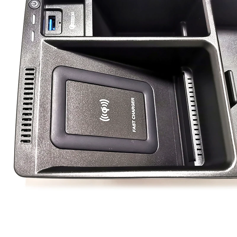 15W Car wireless charger phone charger fast charger charging plate pad charging holder for Audi A4 B9 S4 RS4 A5 S5 RS5 2017-2022