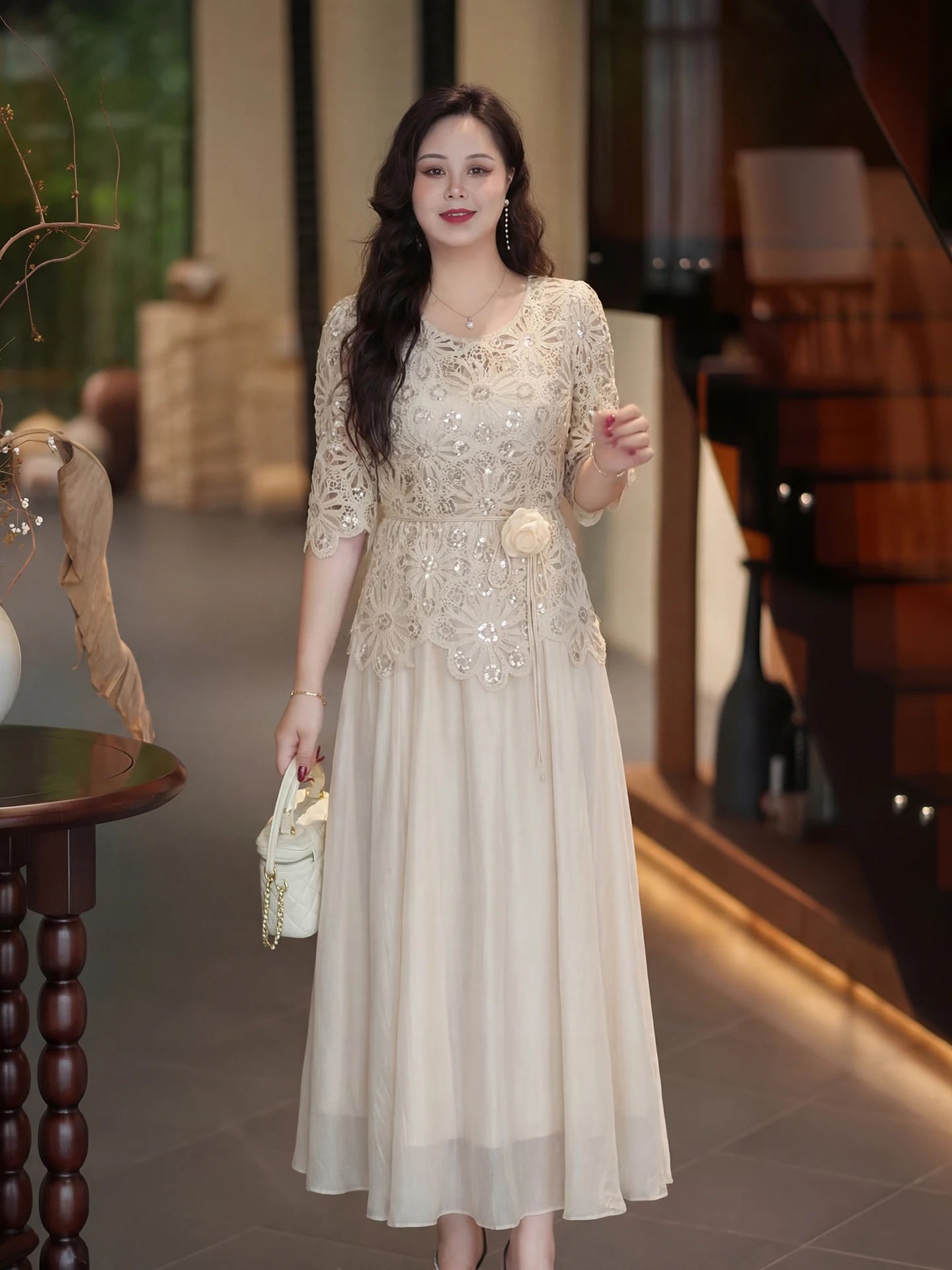 

Элегантное платье миди с пайетками и вышивкой для полных женщин, летнее платье А-силуэта с завышенной талией от Dave's, новый стиль, блестящее, для особых случаев