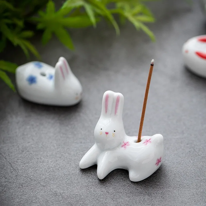 1pcs Rabbit and Kitten Incense Holder Ceramic Cute Incense Burner Ornament Creative Home Decor Incense Holder Home Decoraction