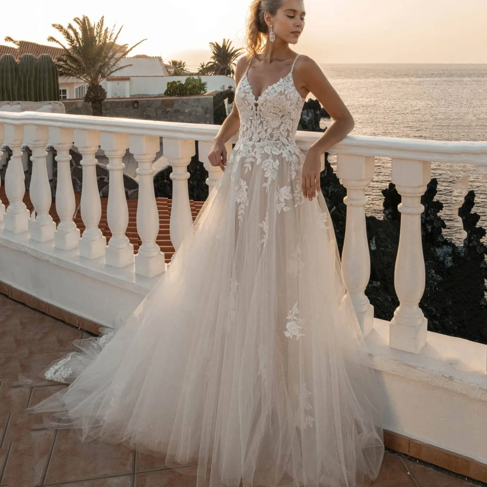 

Boho V Neck Wedding Dresses Appliques Tulle A Line Bridal Dress Spaghetti Straps Bride Dress Luxury Ilusion Bridal Customized