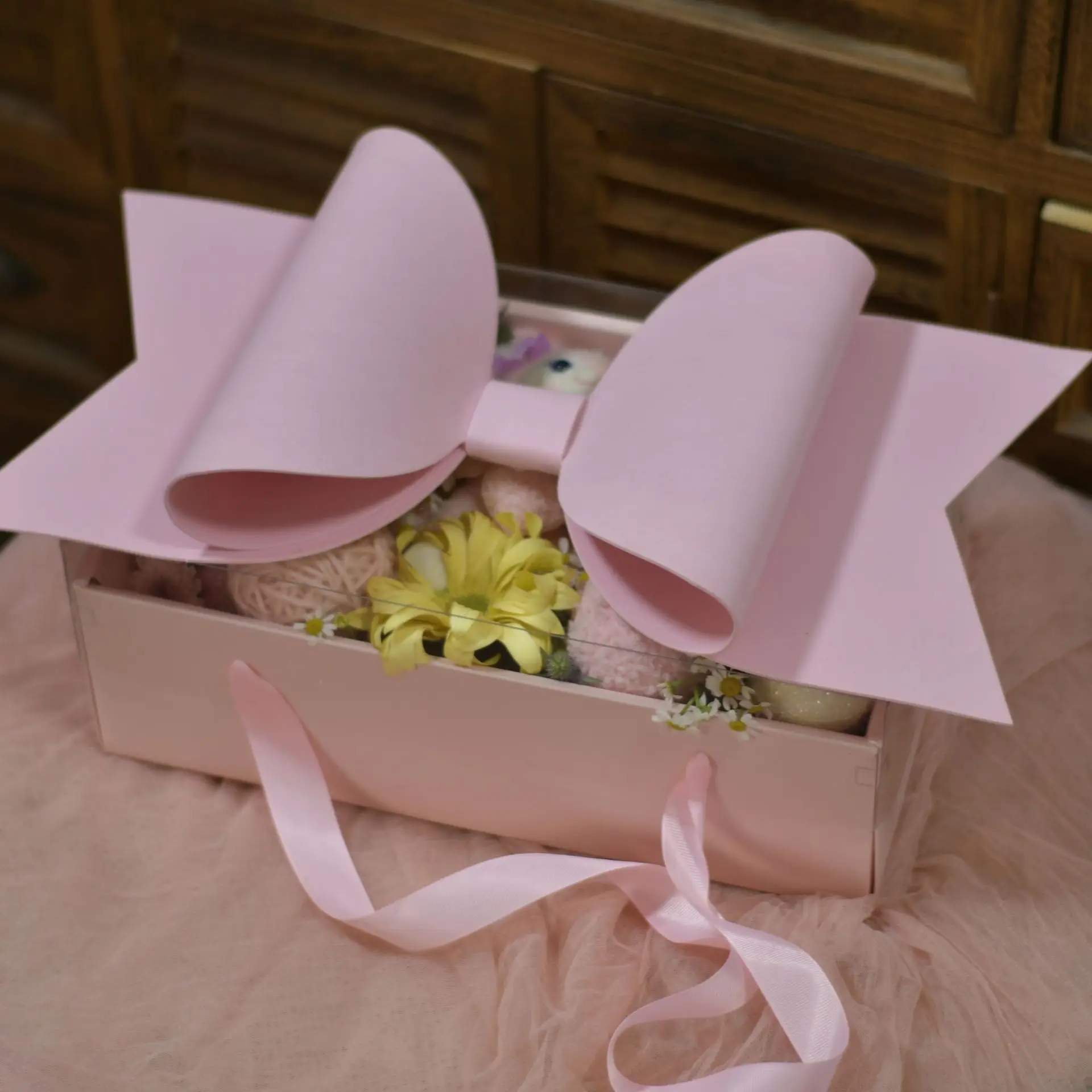 Flower cake box Gift packaging box Transparent fruit flower box bow flower box Chinese Valentine\'s Day network red gift box