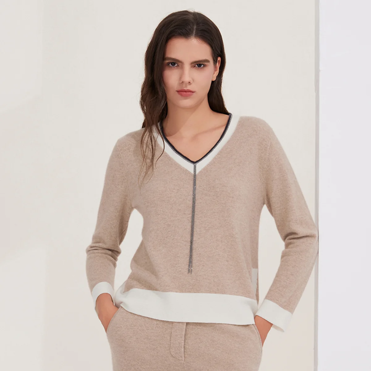 

BC984 Women's 100% Cashmere Sweater V-Neck Long Sleeve Pullover Color Collision Edge Fall Fashion for Women