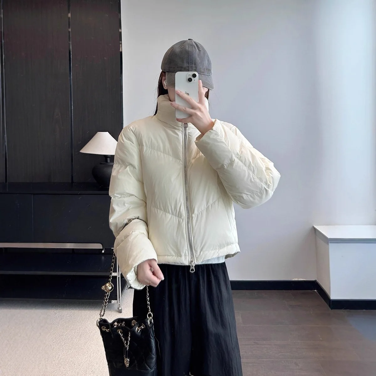 2025 nueva chaqueta acolchada ligera de Otoño Invierno para mujer, abrigo de plumón de pato de manga larga con una hilera de botones, Parkas cortas para mujer