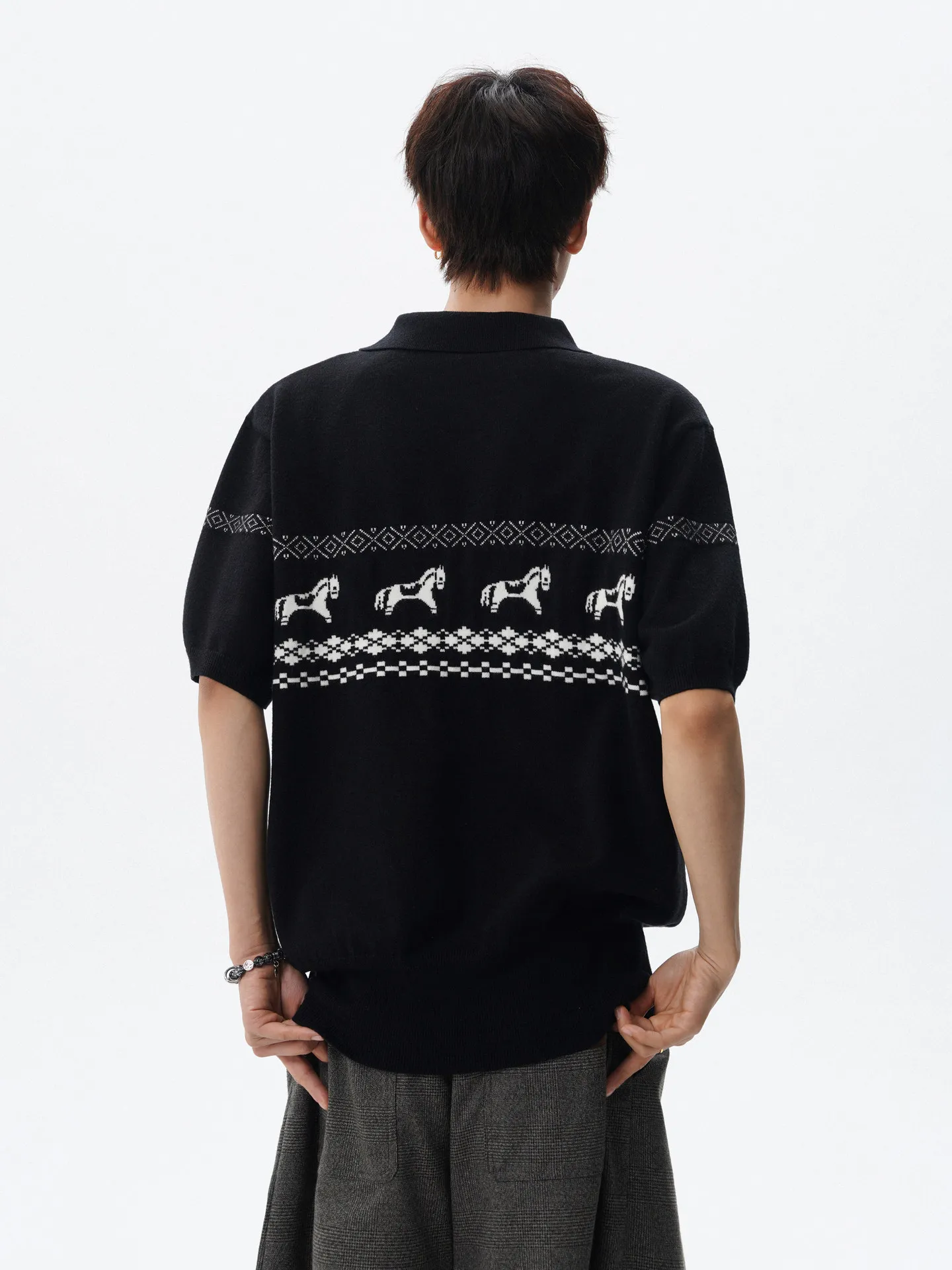 Summer New Men's Retro Fair Isle Horse Jacquard White Knit Polo Shirt Casual Loose Short Sleeve Black Top for Daily Wear