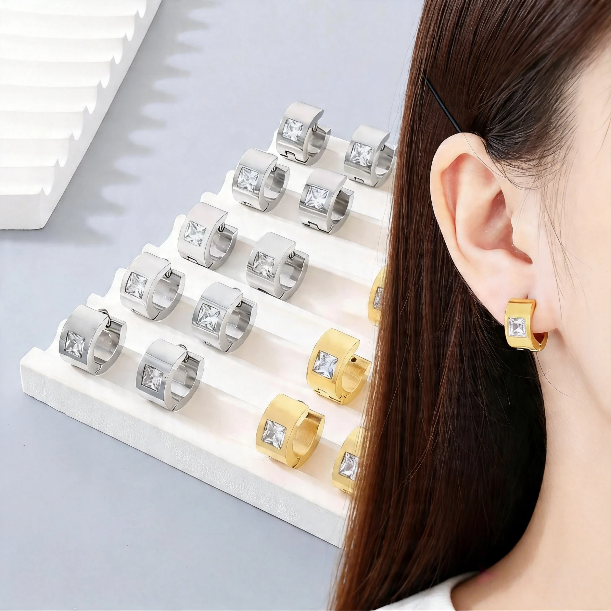Klobige schwarze CZ Edelstahl-Creolen-Set für Damen – Modischer Piercing-Schmuck für Herren – Trendige Neuheit – Detail 5