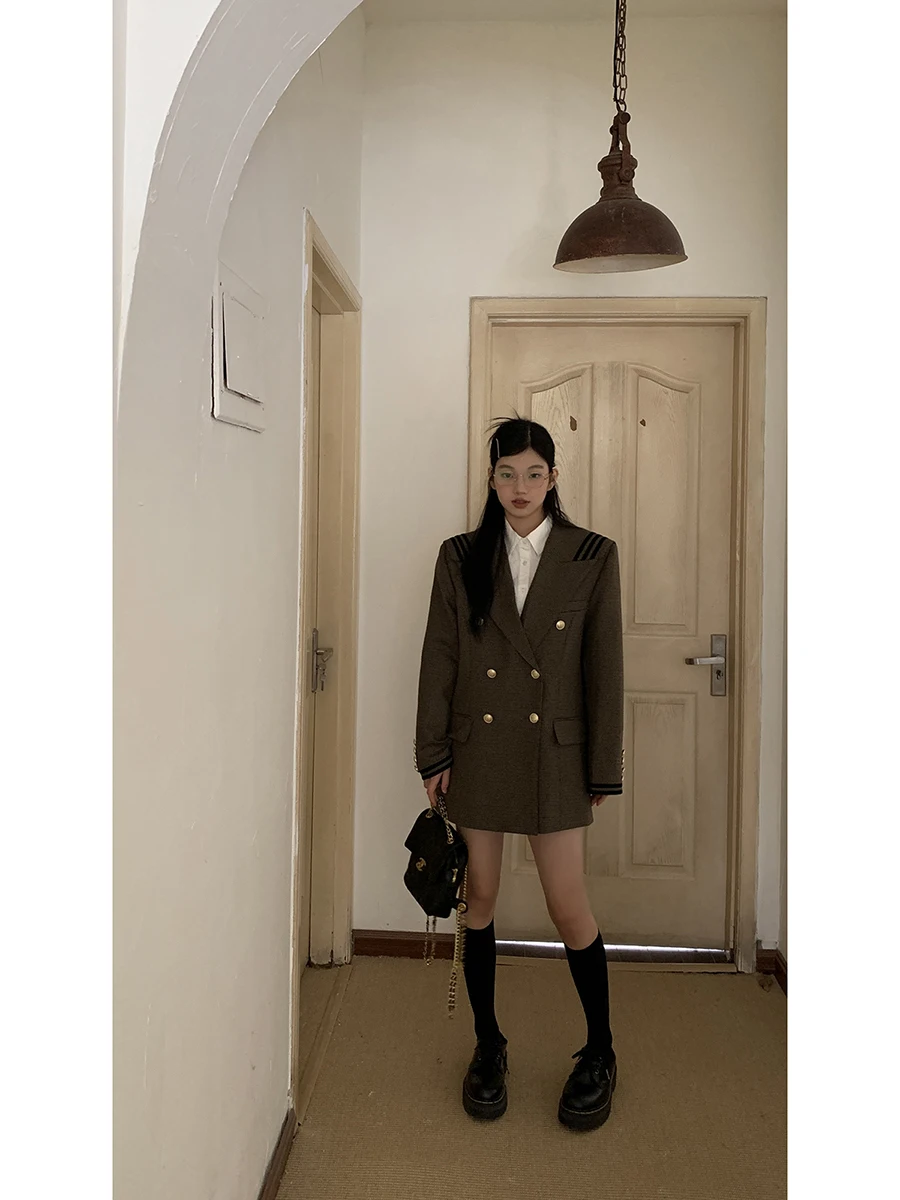 

Красное шерстяное пальто Celebri: Новинка зимы 2025 года, высококачественное, очень красивое, в корейском стиле, с хлопковой подкладкой, шерстяной жакет-костюм