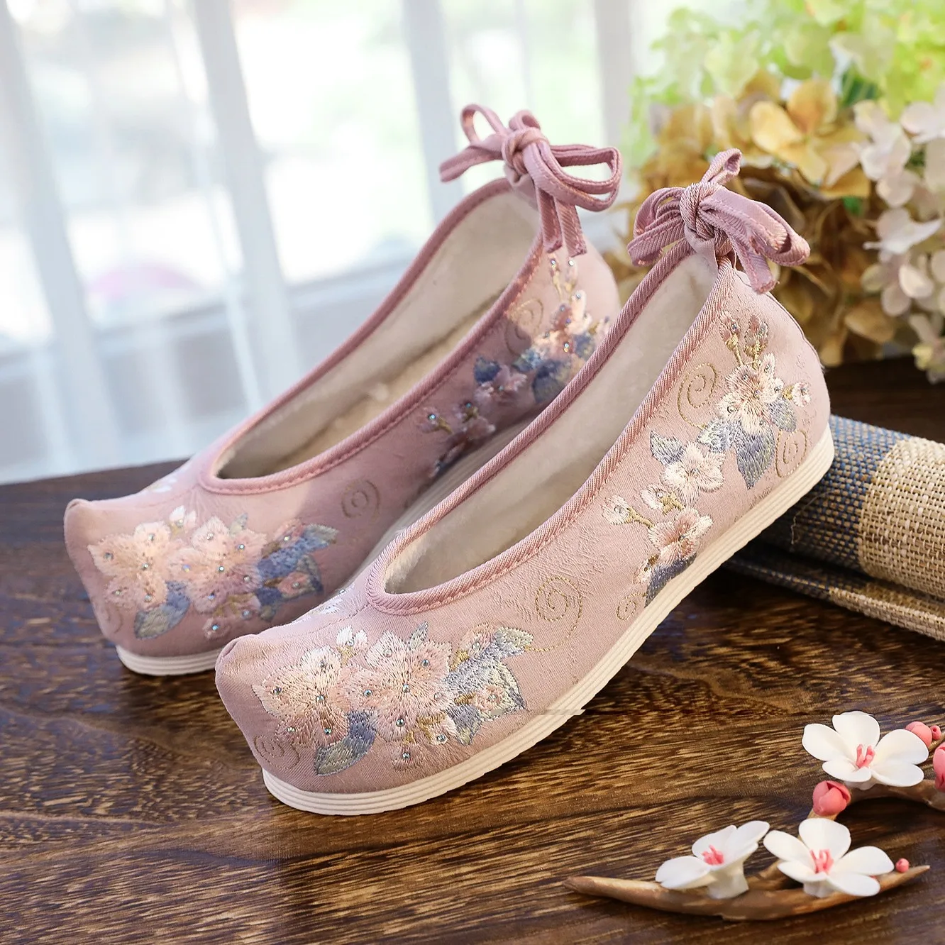Women Comfort Cotton Hanfu Shoes Retro Ladies Cosplay Costume Platforms Chinese Embroidered Shoes