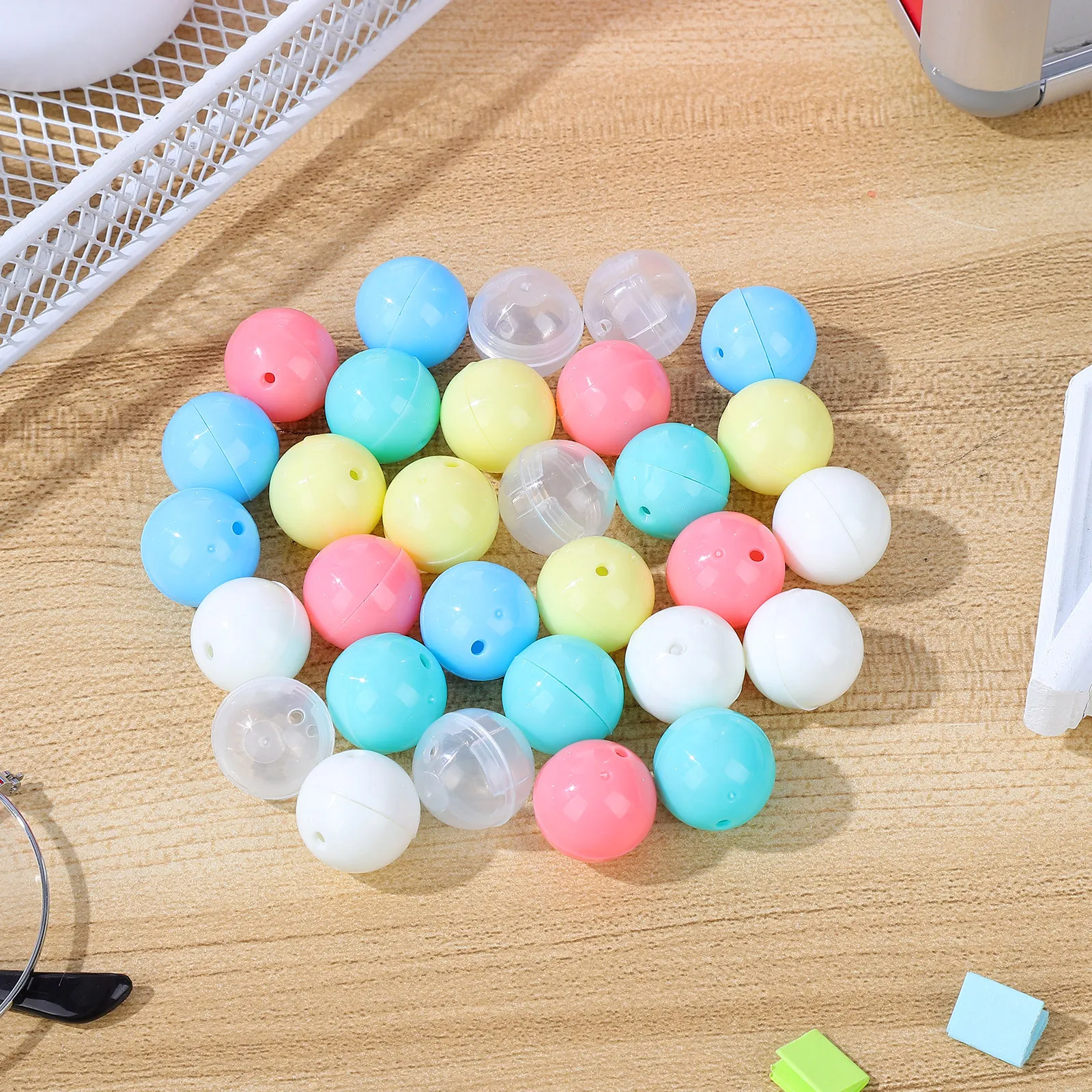 

30pcs Empty Round Capsules Funny Lottery balls Fillable Plastic Balls Vending Capsules for Toy Gumball Machines Surprise Balls