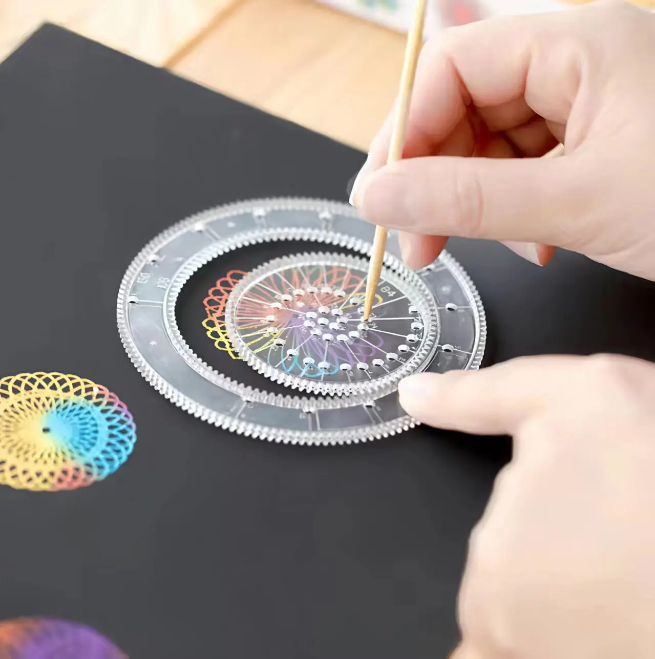 21/22pcs Creative Interlocking Gears ล้อ Spirograph ของเล่นชุด Montessori การศึกษาเรขาคณิตไม้บรรทัดวาดอุปกรณ์เสริม