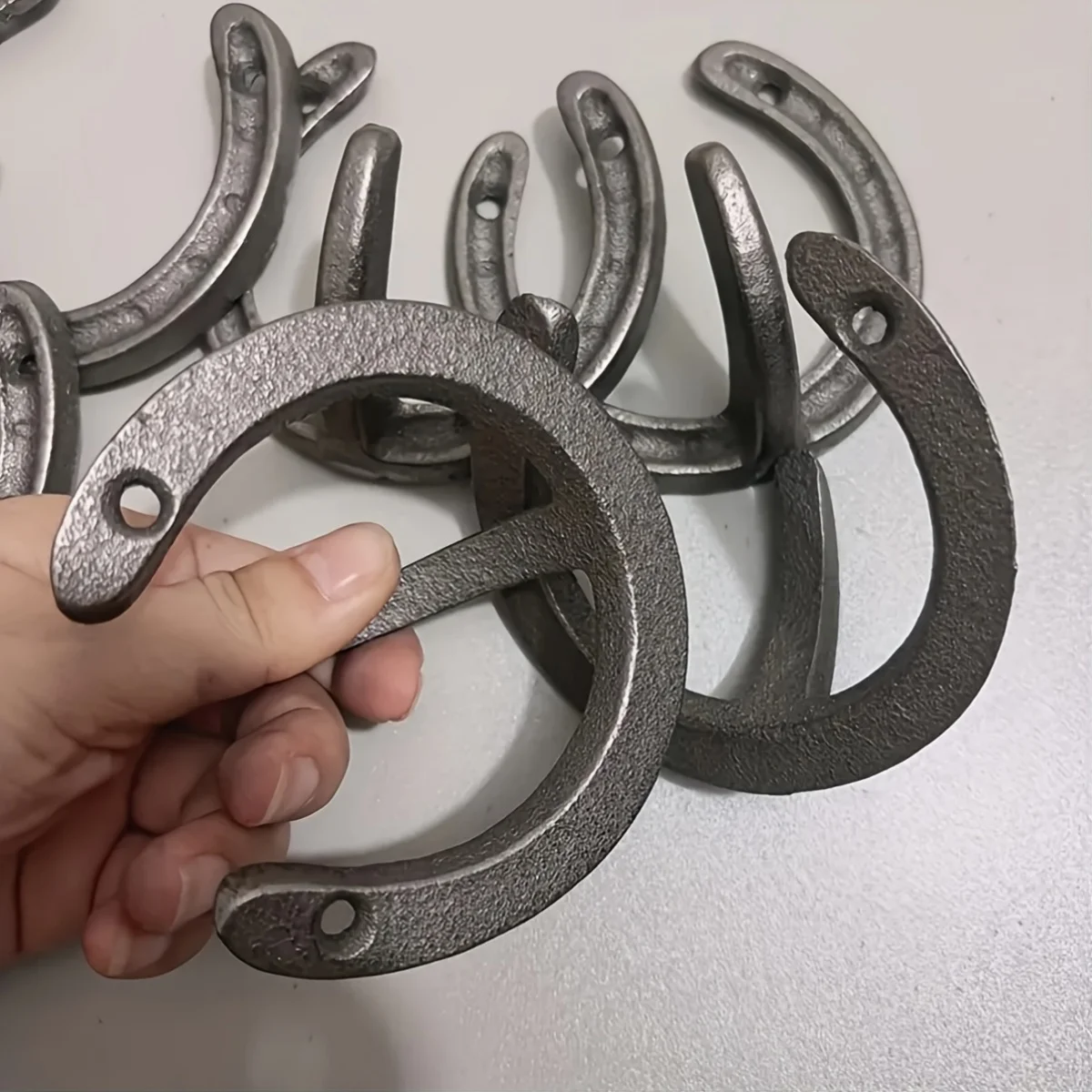Vintage Heavy-Duty Durable Cast Iron Horseshoe Hook Wall Mounted Unique Design Home Decoration Hook