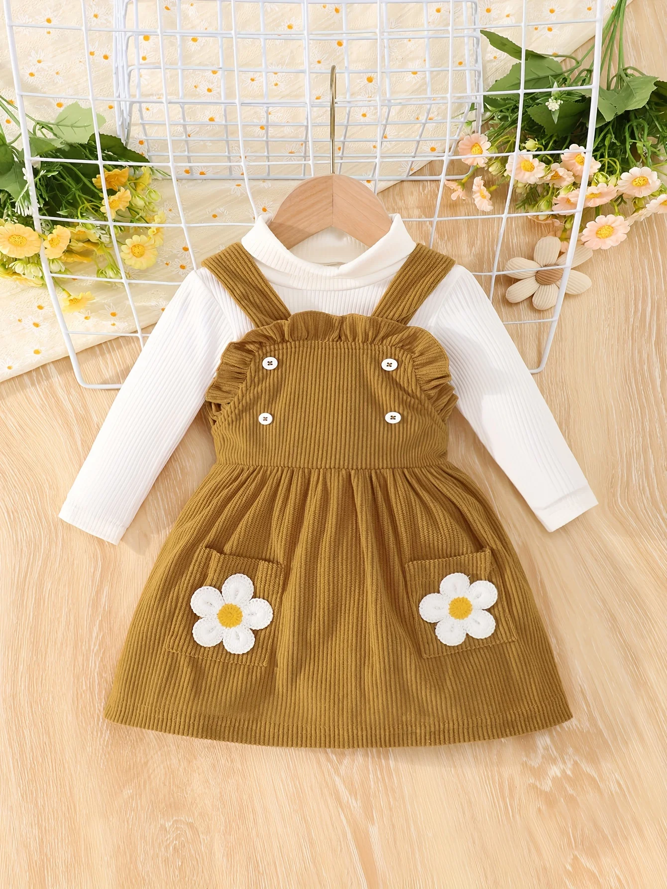 2-Piece Baby Girl Autumn/Winter Pit Strip White Turtleneck Base Shirt + Three-Dimensional Flower Corduroy Suspender Skirt Set