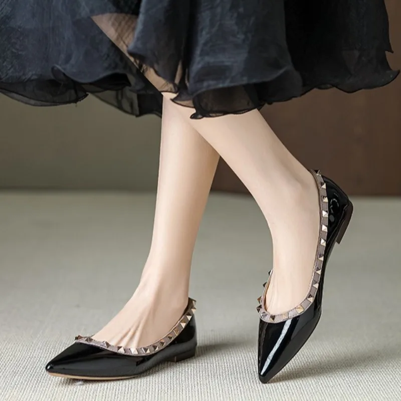 Women Shoes Pointed Toe Patent Leather Rivet Flat Shoes for Women Rockstud Decor Slip on Elegant Daily Dress Flats Fashion Shoes