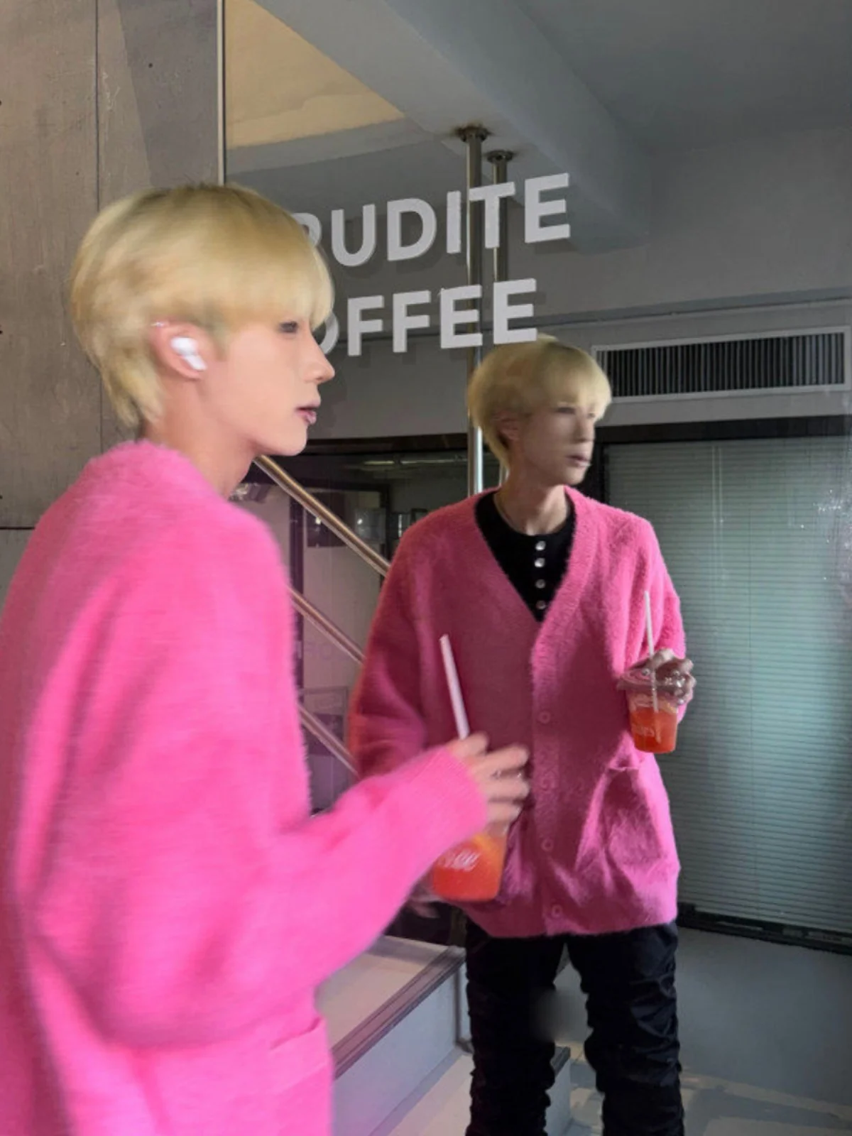 

Pink Embroidered Thiened Mouton Knitted Sweater Men's Lazy Sle Autumn Winter Warm Water Rabbit Fur Camere Knitwear Top