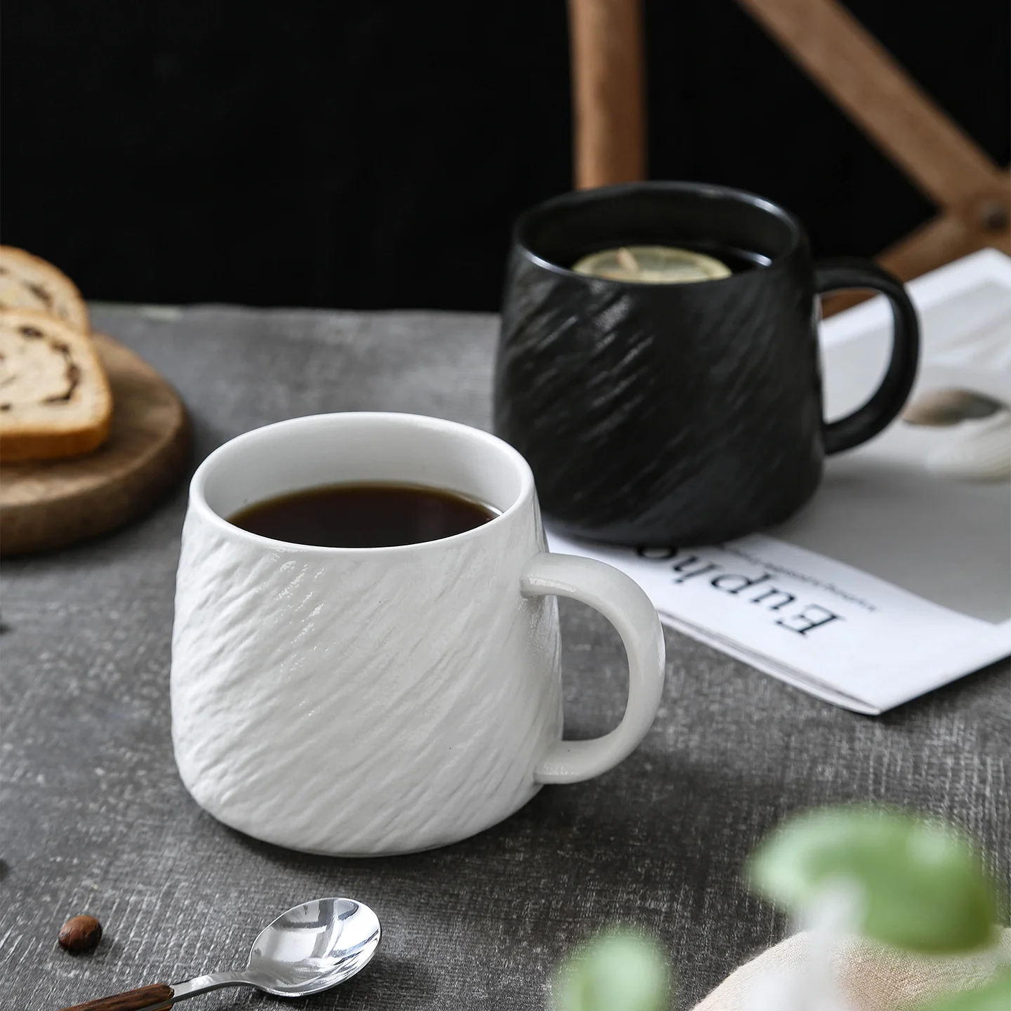 Microwave‑Safe 500ml Ceramic Breakfast Mug, 1Pc Matte Black‑White Stone Texture Cup for Coffee Milk Oatmeal Home Household Use