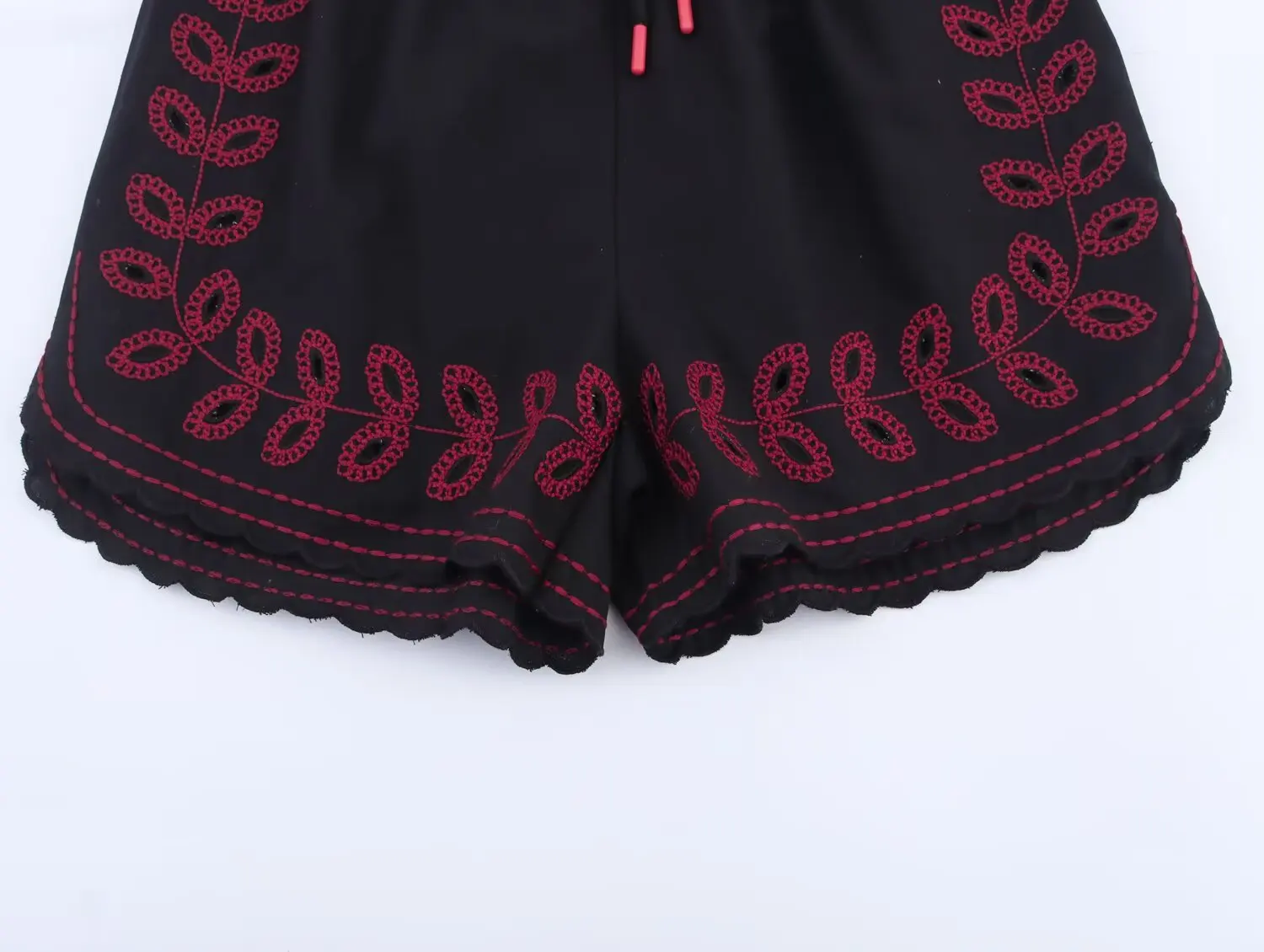 Maxdutti Minimalist Cotton Embroidered Shorts French Bohemian Flower Embroidered Harem Pants Summer Bermuda Shorts Women