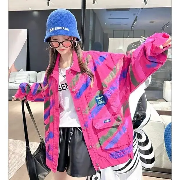 أسود أزرق الدنيم سترة المرأة الربيع والخريف 2025 جديد الكورية تصميم فضفاض الطباعة جينز غير رسمي معطف الإناث