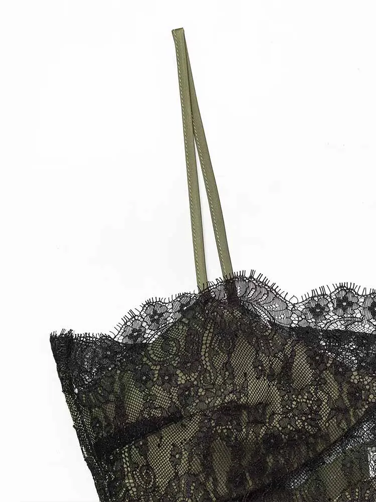 Nuovo abito da donna alla moda invernale in stile europeo e americano, abito in pizzo asimmetrico in raso di seta slim fit senza maniche