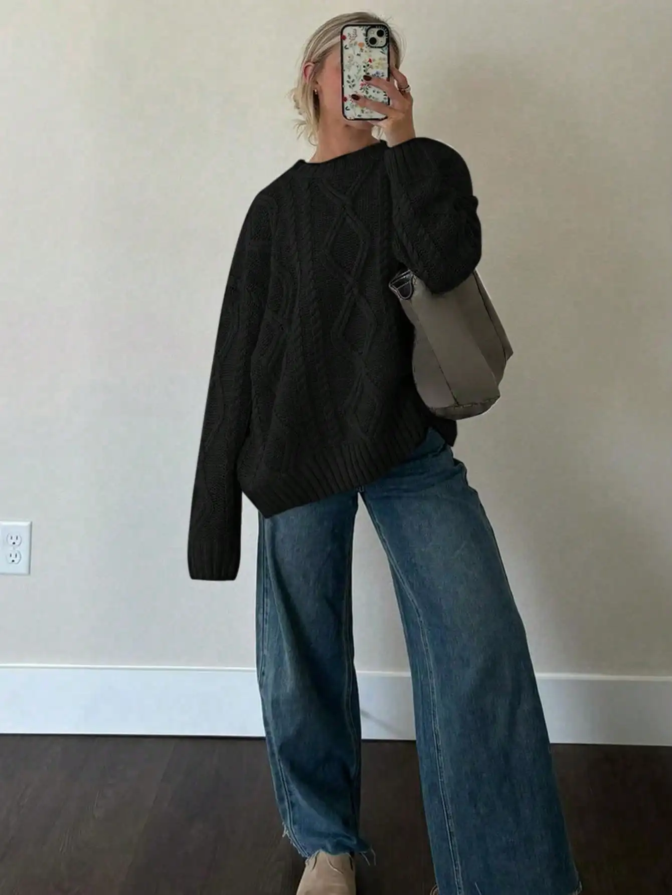 

Women's Oversized Cable Knit Sweater, Round Neck Long Sleeve Cozy Pullover for Fall Winter Casual Wear