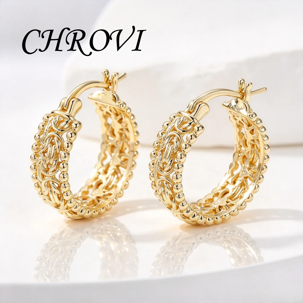 New 925 silver exquisite hollowed-out fine engraving lines ear stud, gold-plated, fashionable and versatile jewelry accessory.