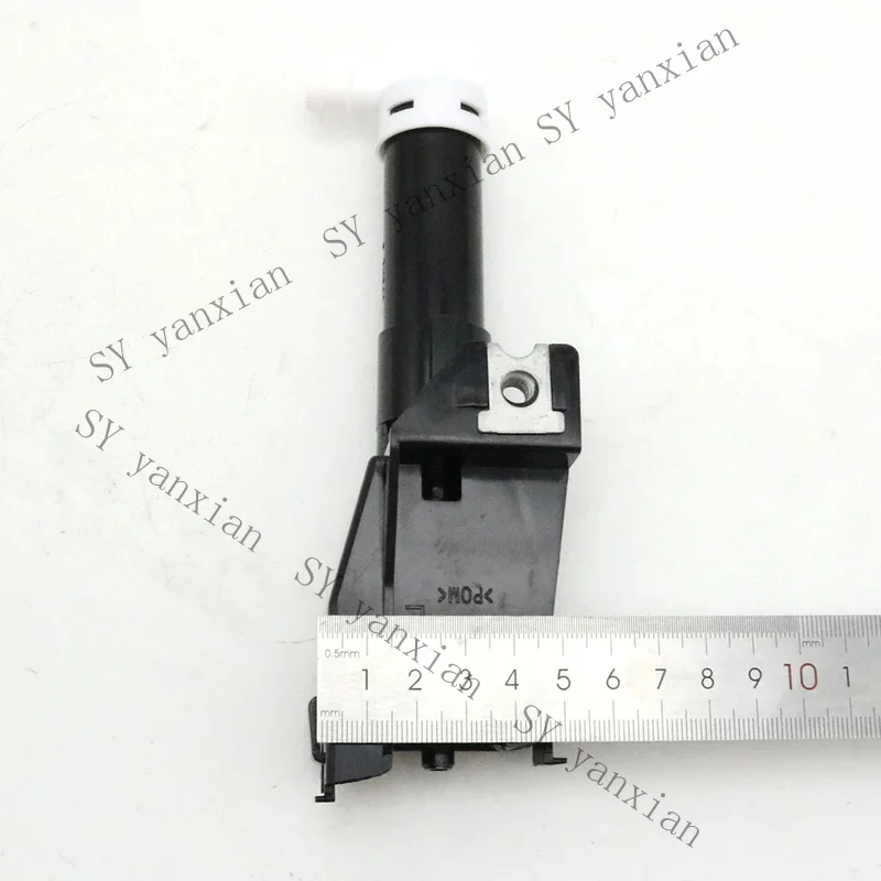 SY+ Headlight Washer Nozzle With Cover For Mitsubishi Pajero Shogun Montero 06-16； view 3