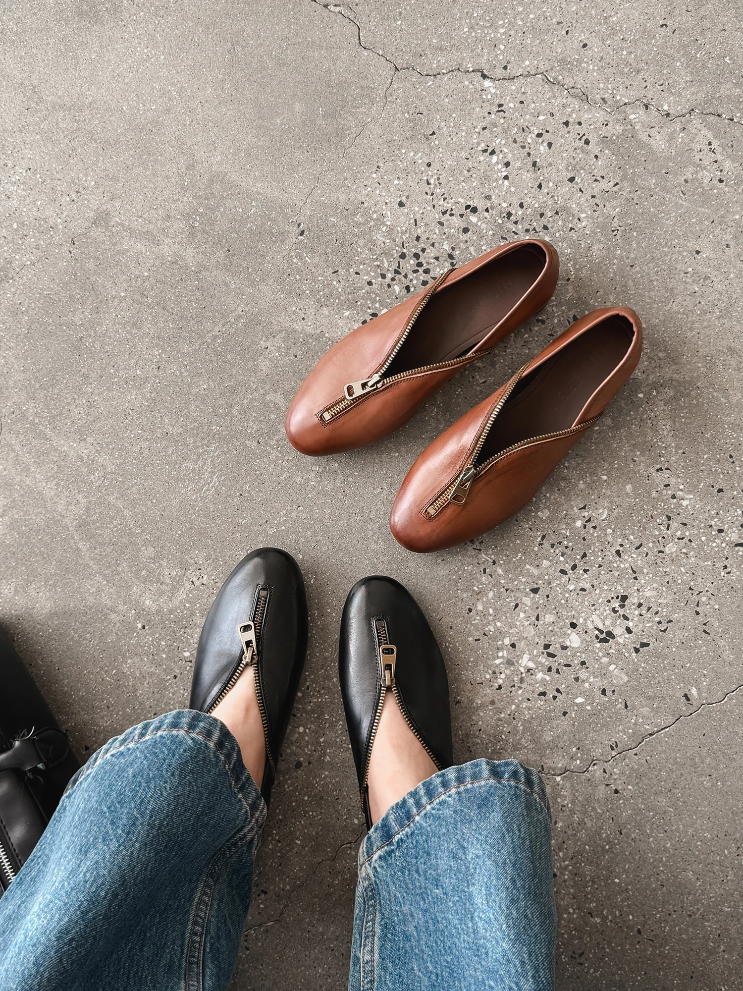 

Genuine Leather Mules Slip On Loafer Shoes Round Toe Zipper Design Comfort Casual Commuter Flats for Women