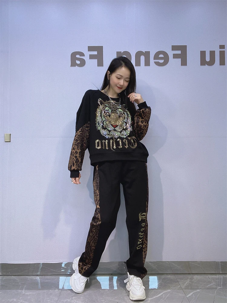 

Women's Loose Outdoor Casual Set Long Sve Sweatirt Pants Two-Piece Set Autumn Tiger Head Leopard Print Faionable