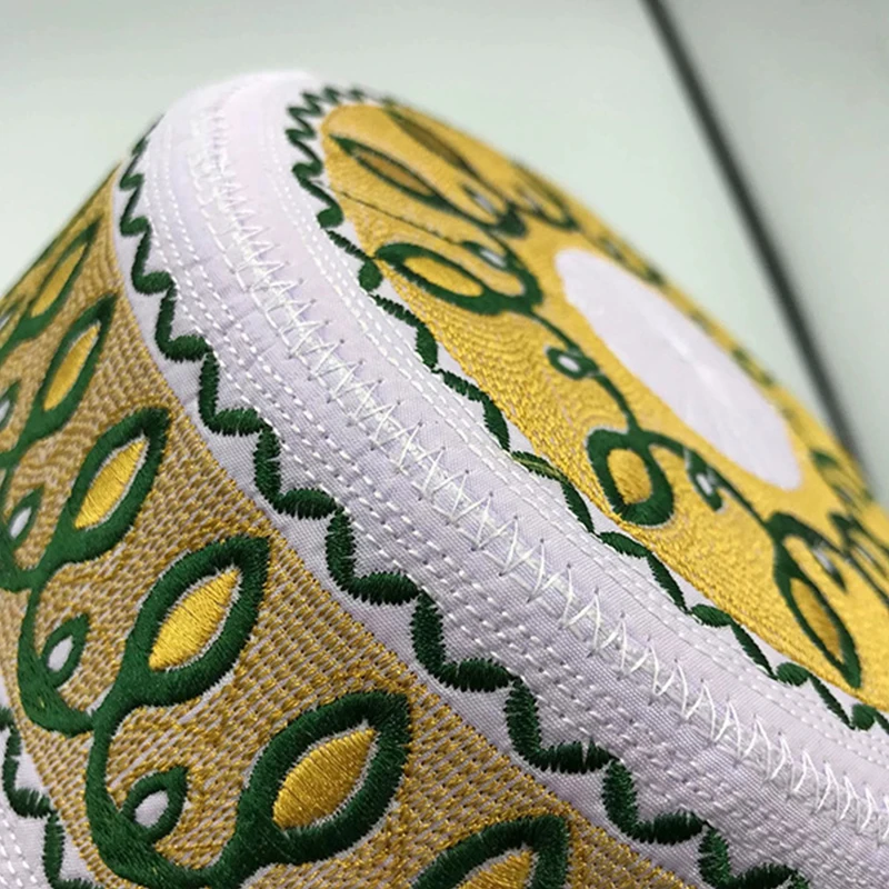 Moda ricamo cappello musulmano uomo preghiera culto cappelli casual festa di nozze Arabia Saudita turbante islamico 54-59 cappello a sommità piatta